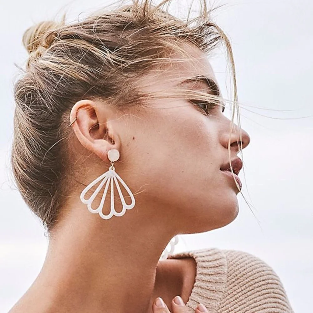 *ZELDA* White Shell Design Fashion Dangle Earrings